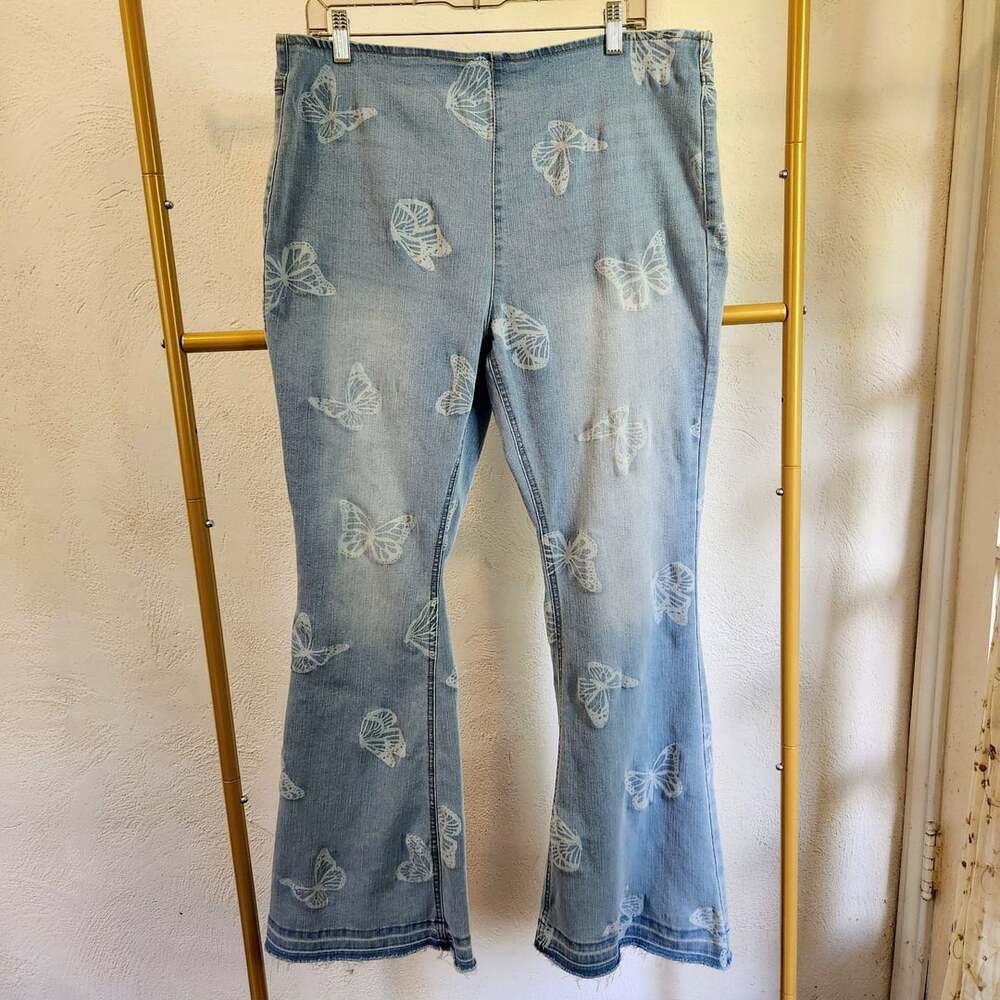 No Boundaries Flare Jeans Size XL 15-17 Blue Butterfly Print Denim